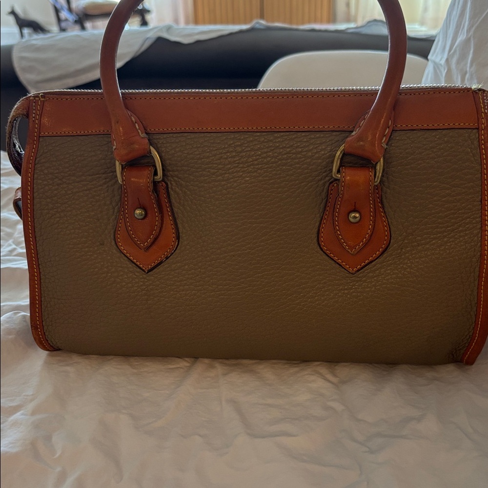 Vintage Dooney & Bourke pebbled leather satchel tote. Excellent condition! - Picture 4 of 9